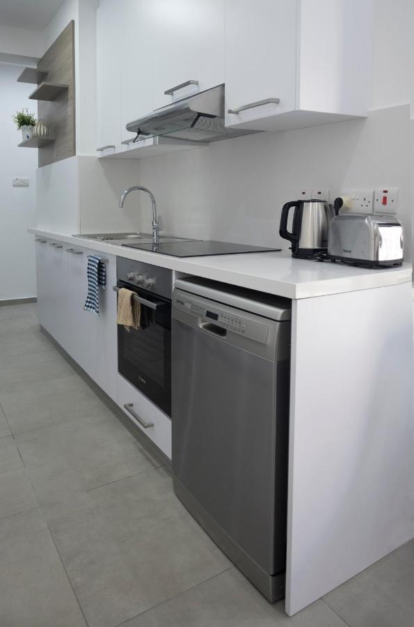 Lovely 2 Bed Apartment In Larnaca City Centre Exterior foto