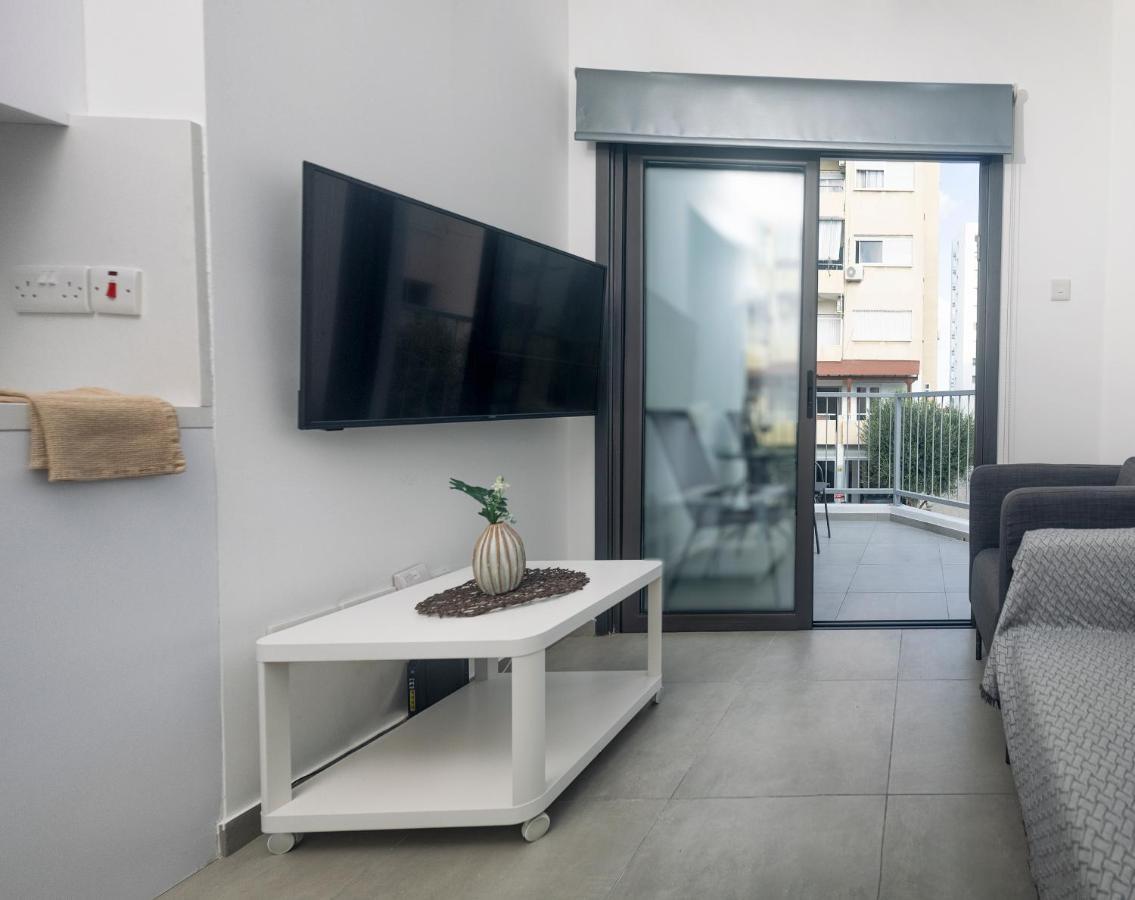 Lovely 2 Bed Apartment In Larnaca City Centre Exterior foto